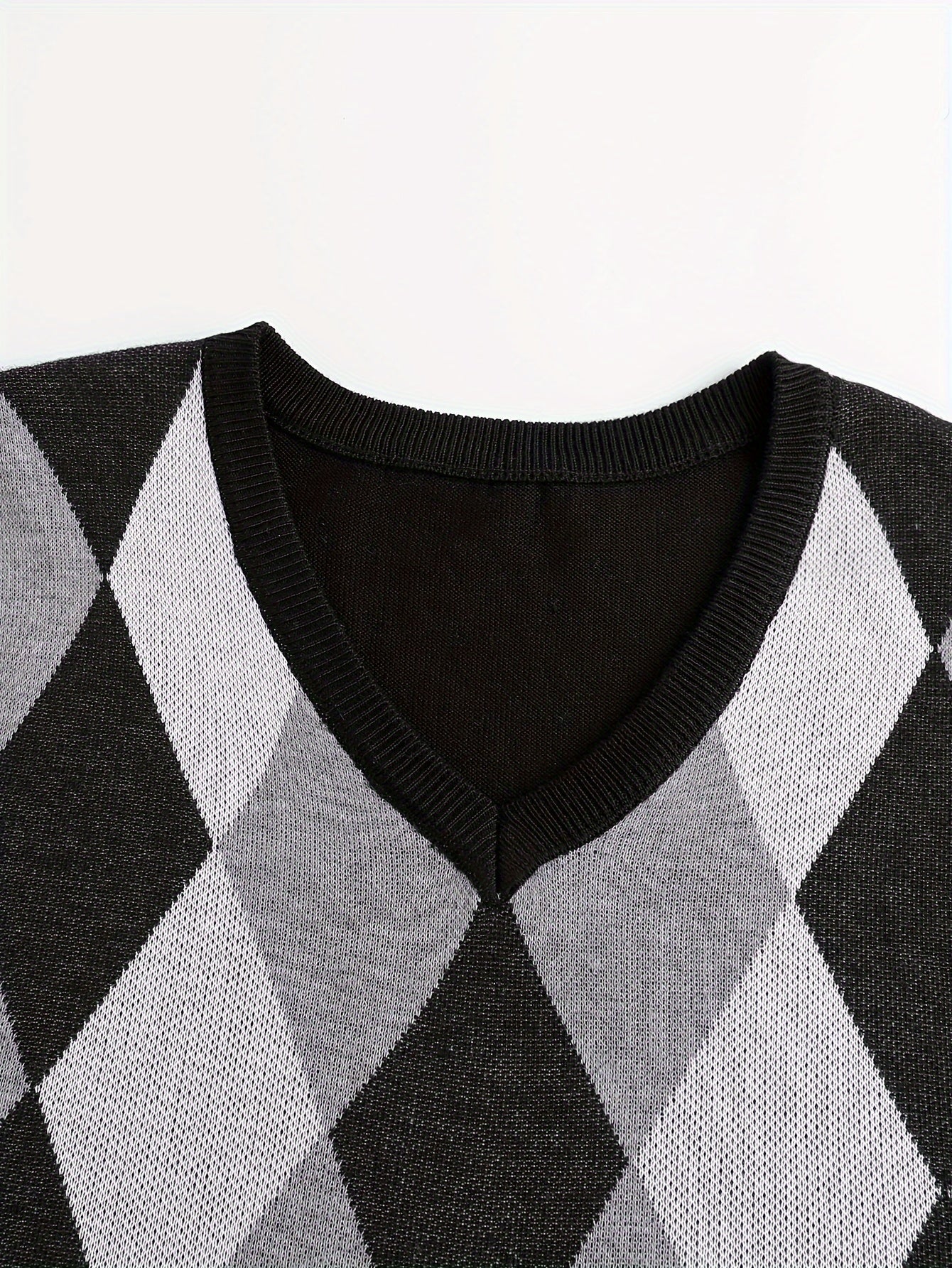Men’s Stylish Argyle Sweater Vest