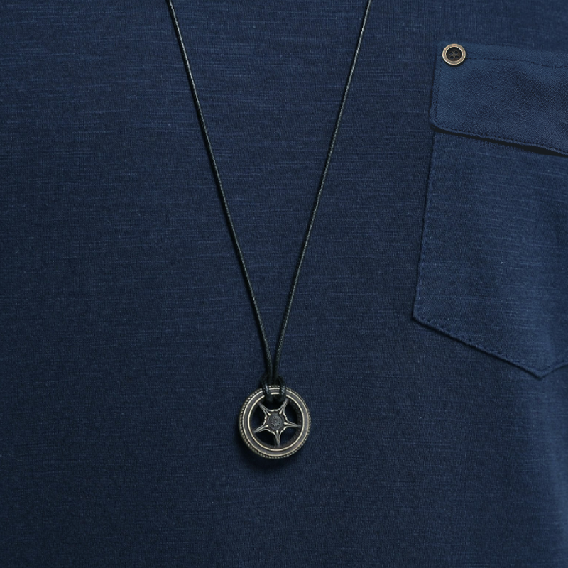 Men’s Scoop Neck Pocket Tee