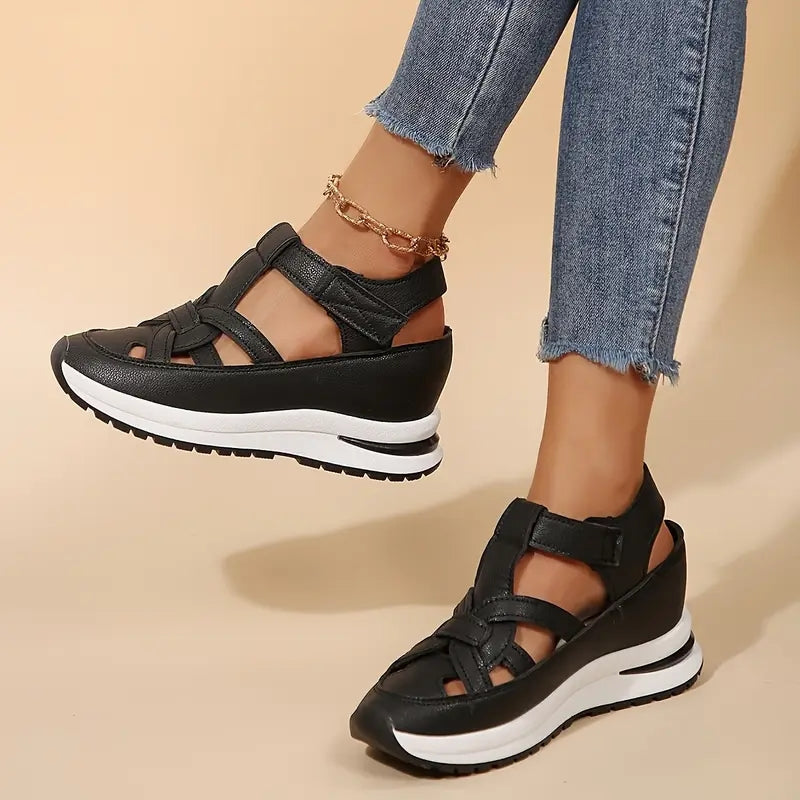 Women’s Closed Toe Walking Sandals