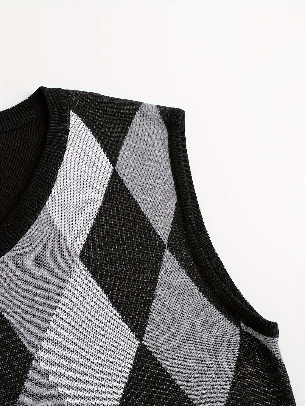 Men’s Stylish Argyle Sweater Vest