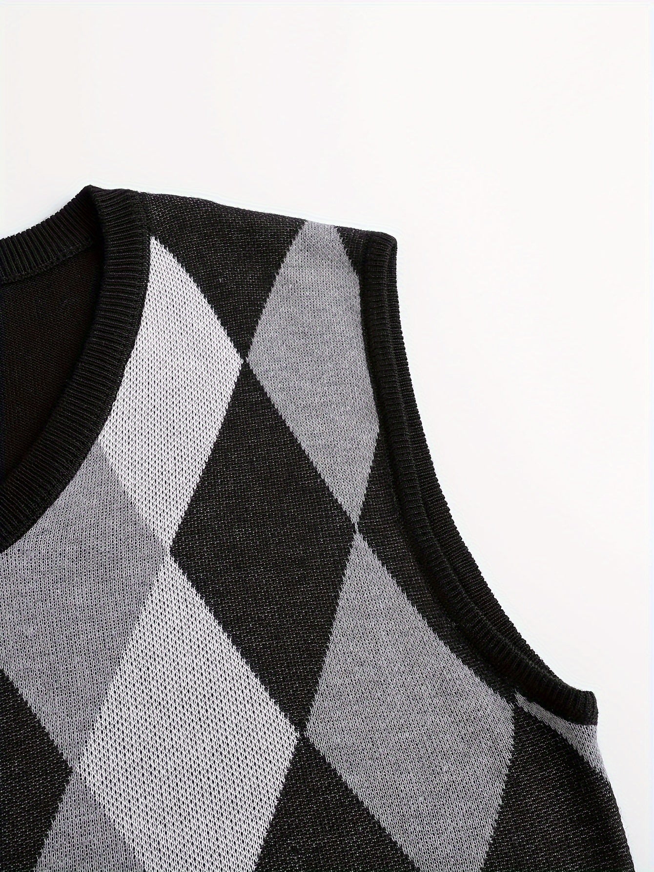 Men’s Stylish Argyle Sweater Vest