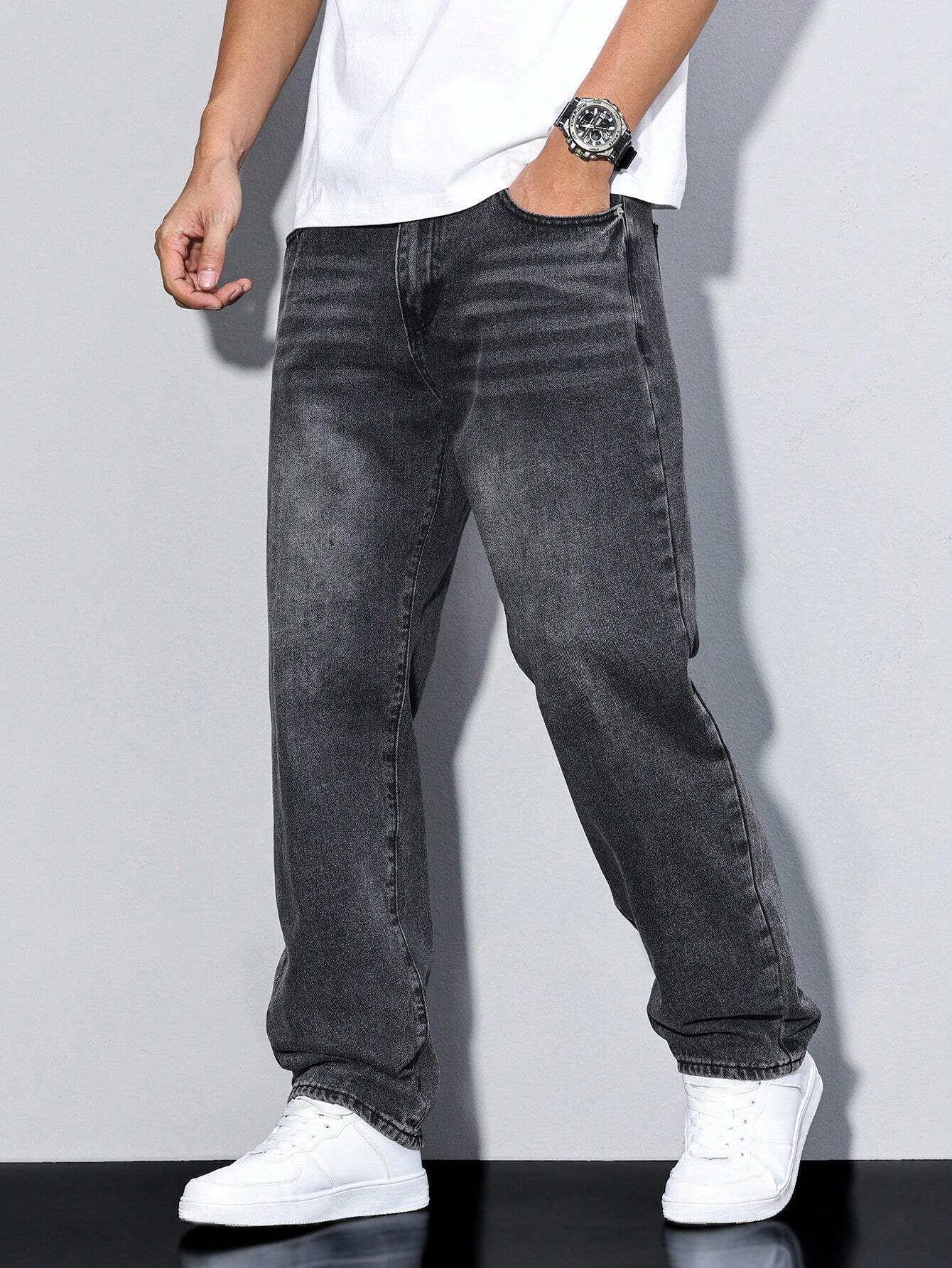 Men’s Relaxed Straight-Leg Jeans