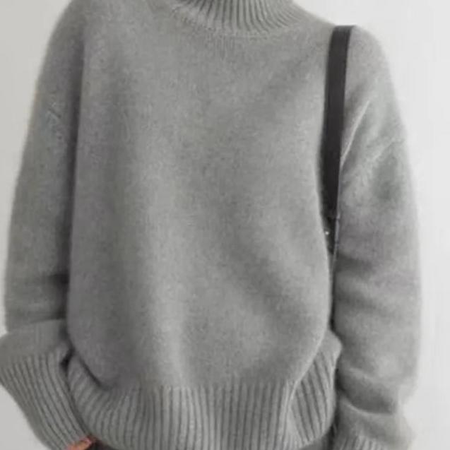 Women’s Oversized Knit Turtleneck Sweater