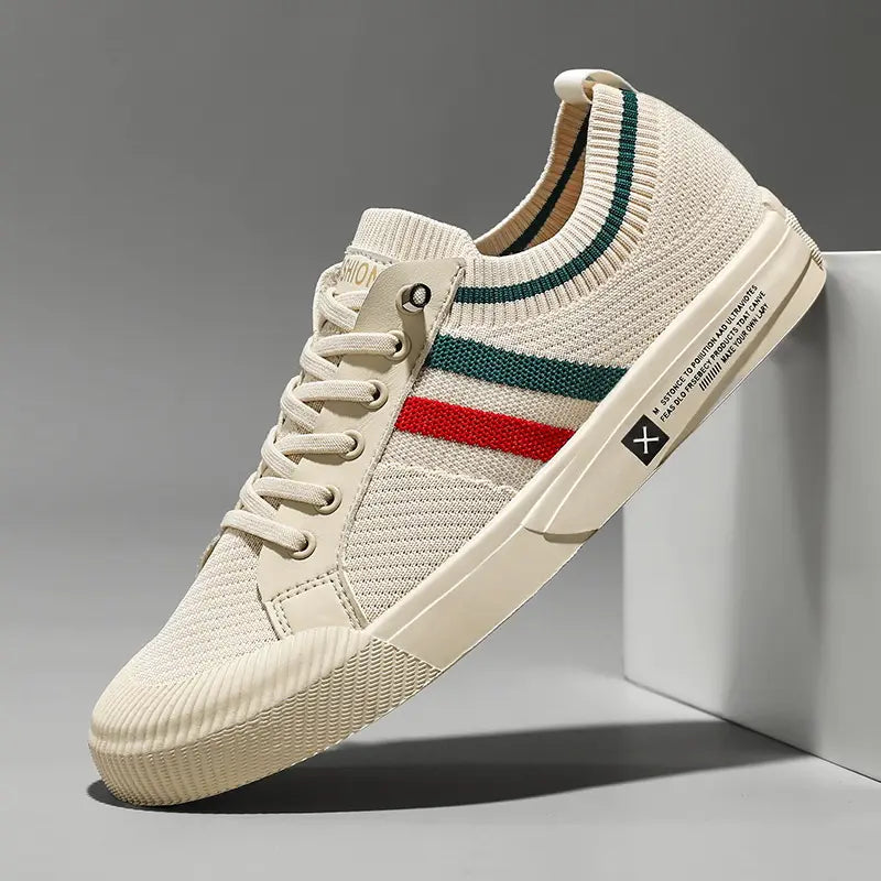 Men's Low-Top Lace-Up Textured Sneakers