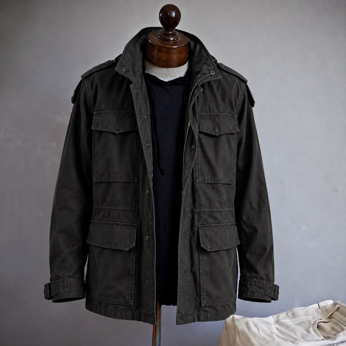 Men’s Military Style Jacket with Utility Pockets