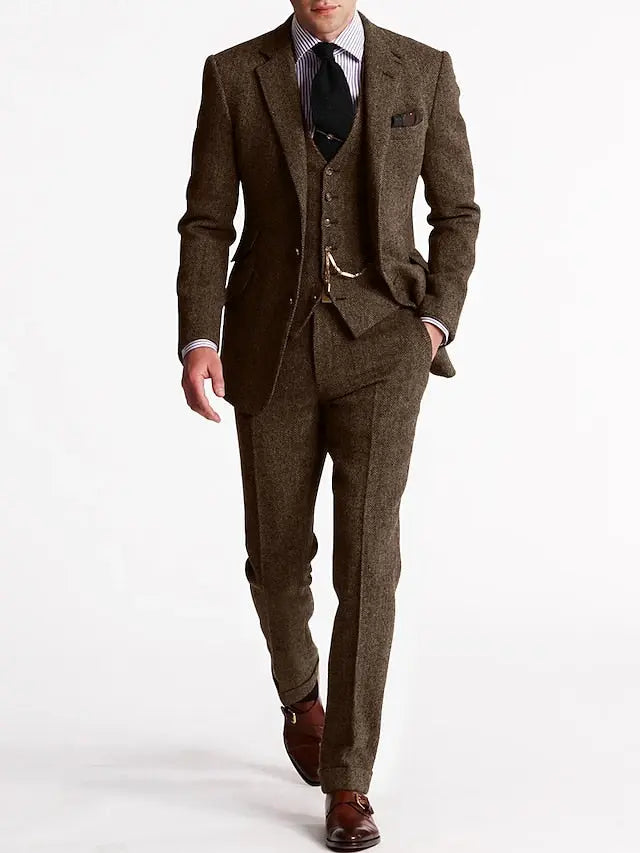 Men’s Formal Suit With Buttoned Waistcoat