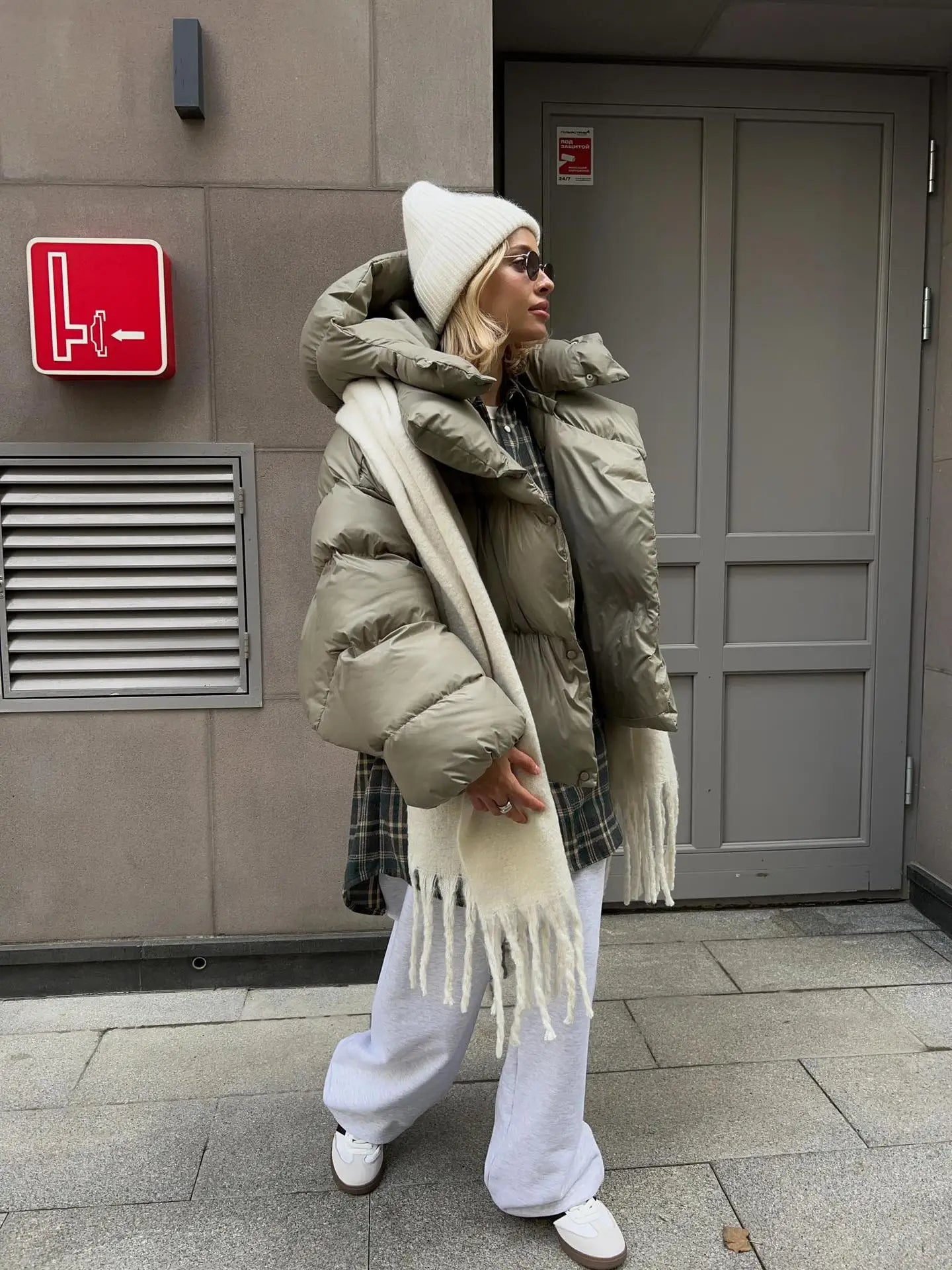 Women's Puffer Jacket with Oversized Collar