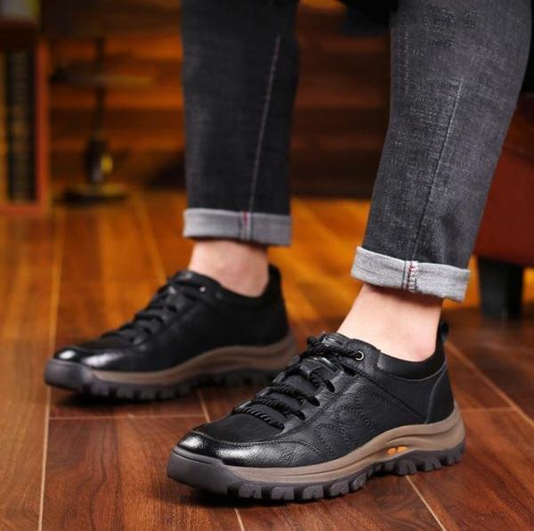 Men’s Lace-Up Sneakers with Lug Sole