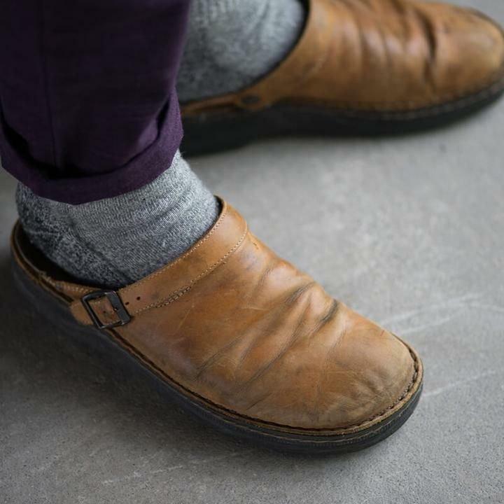 Men's Casual Slip-On Clogs with Closed Toe