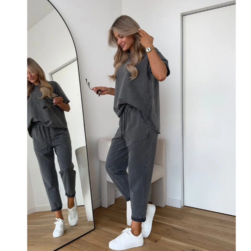 Women’s Relaxed Short-Sleeve Two-Piece Set