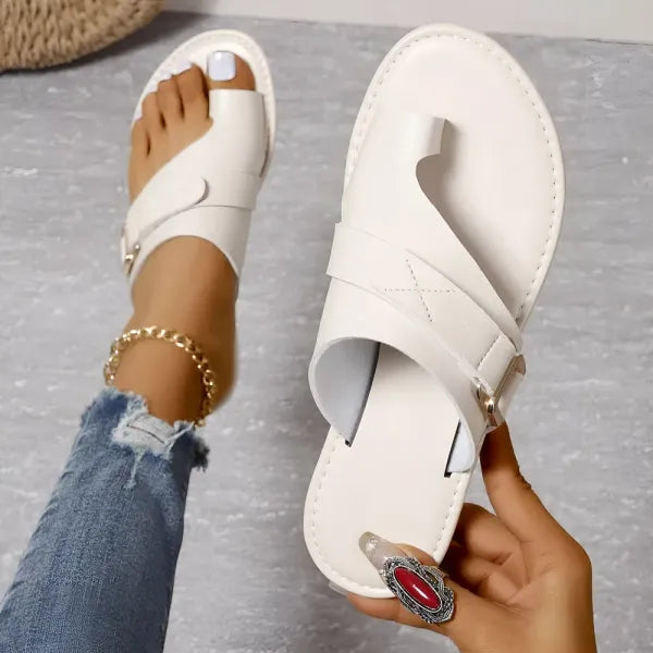 Women’s Adjustable Toe-Loop Flat Sandals