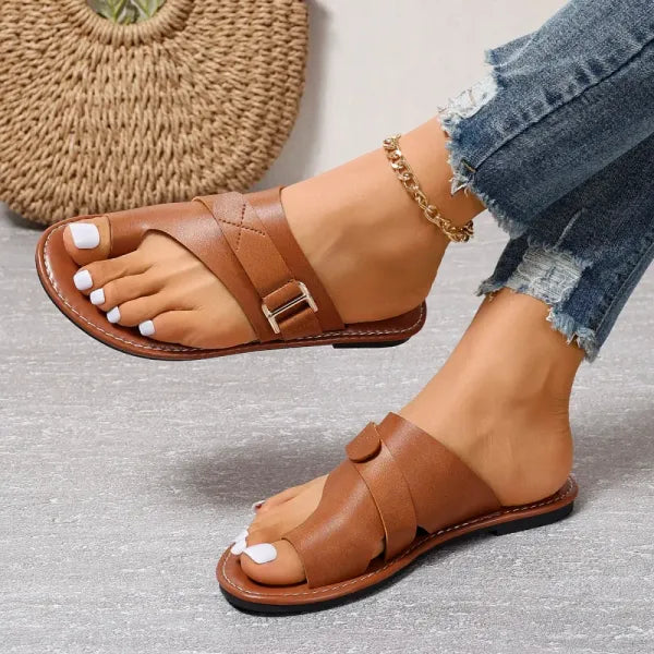 Women’s Adjustable Toe-Loop Flat Sandals